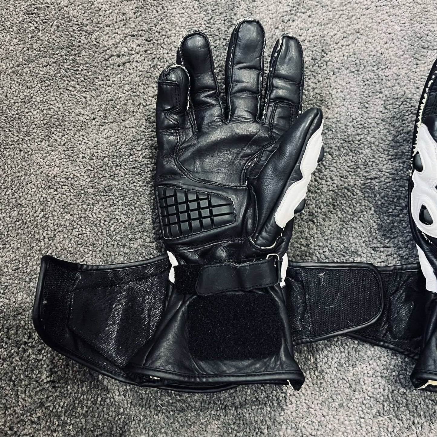 Race Ready Gloves - Black & White